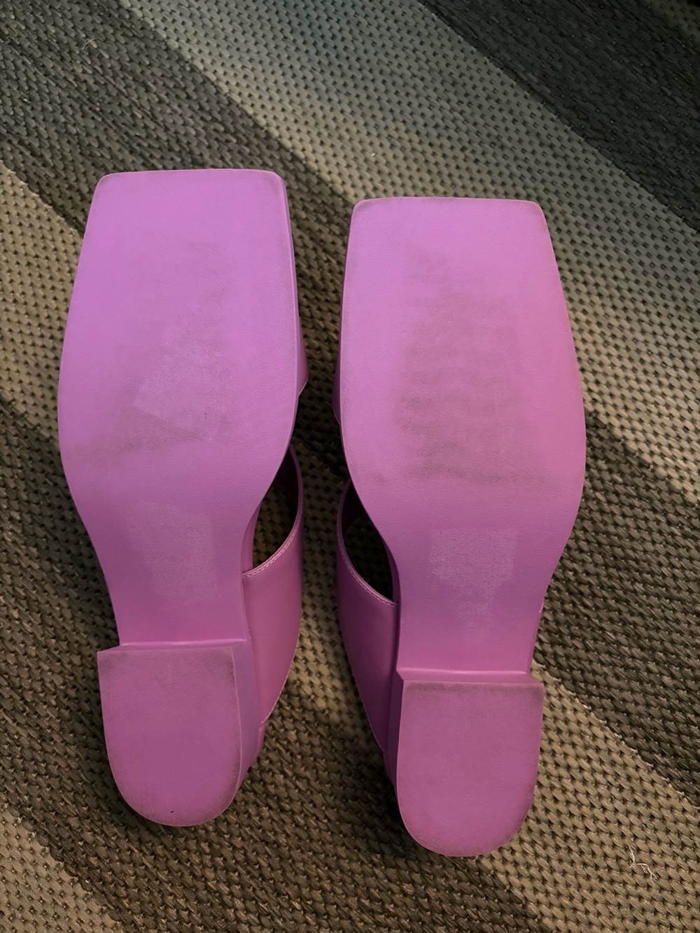 ISSEY MIYAKE Kitten Heel Sandal - Picture 2 of 3